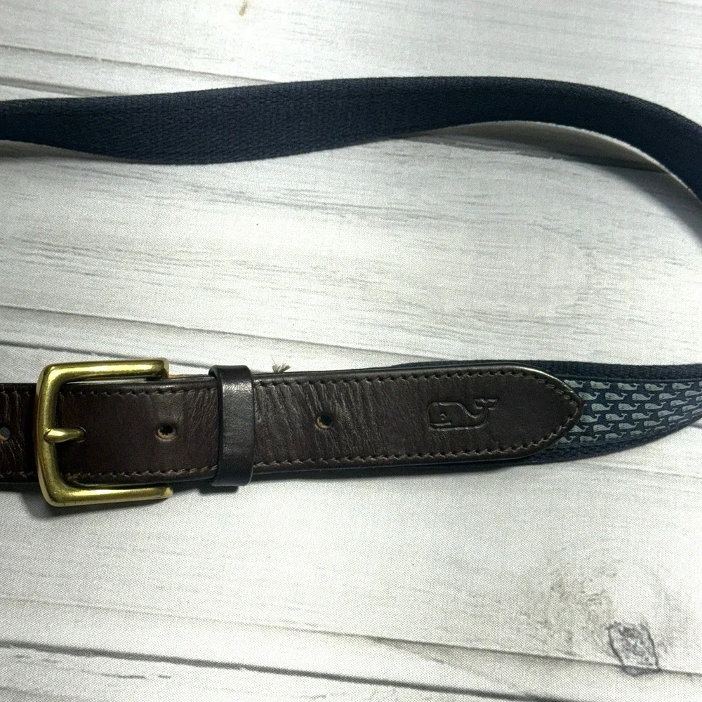Vineyard Vines Belt Mens 34‎ Blue Whale AOP Logo Leather Brass Buckle USA